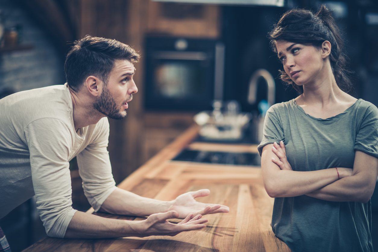 iStock/ كيف أعرف أنّ شريكي يكذب علي؟