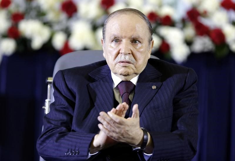 من يجرؤ على المنافسة؟.. بوتفليقة يتحول إلى رئيس “حتمي” للجزائر في ولاية خامسة