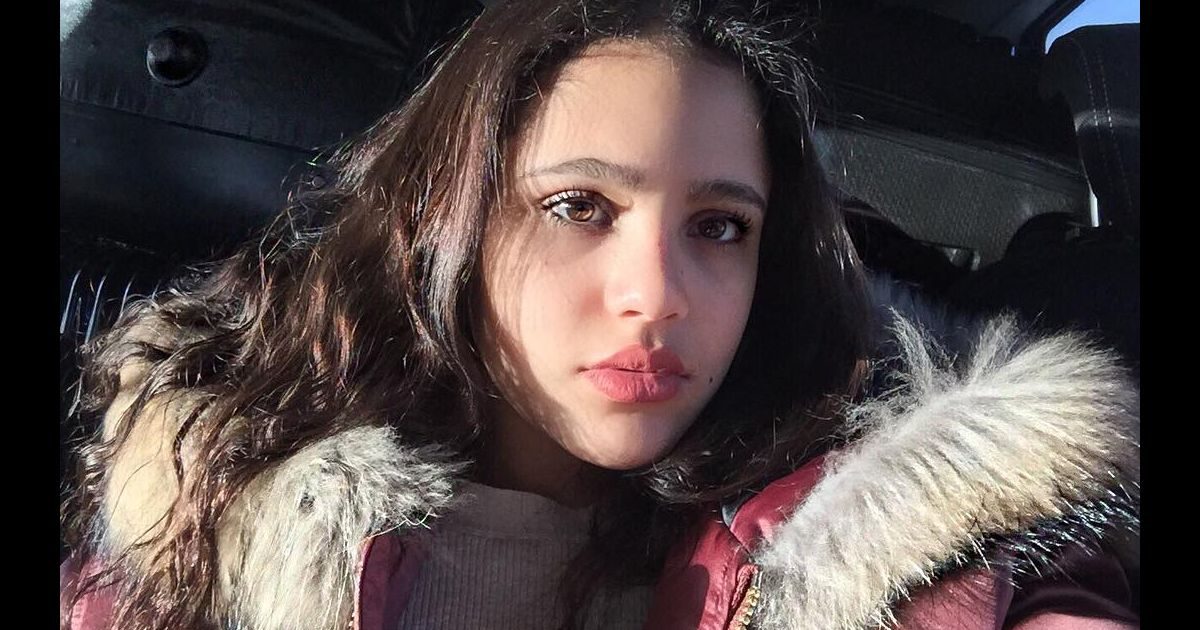 جنا عمرو دياب تغني أمام الموسيقار العالمي كوينسي جونز.. الفيديو يحظى بمشاهدة الآلاف خلال ساعات