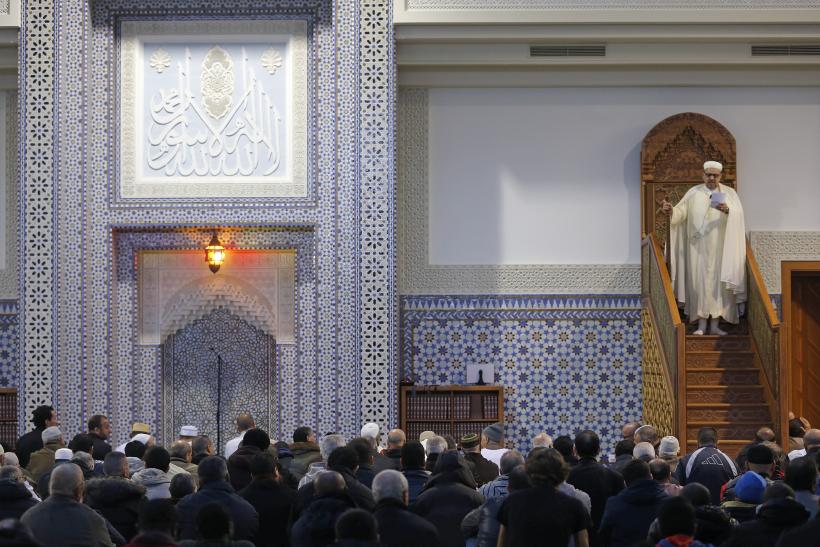لسدّ النقص.. فرنسا تستعين بـ 300 إمام مسجد من الجزائر والمغرب استعداداً لرمضان
