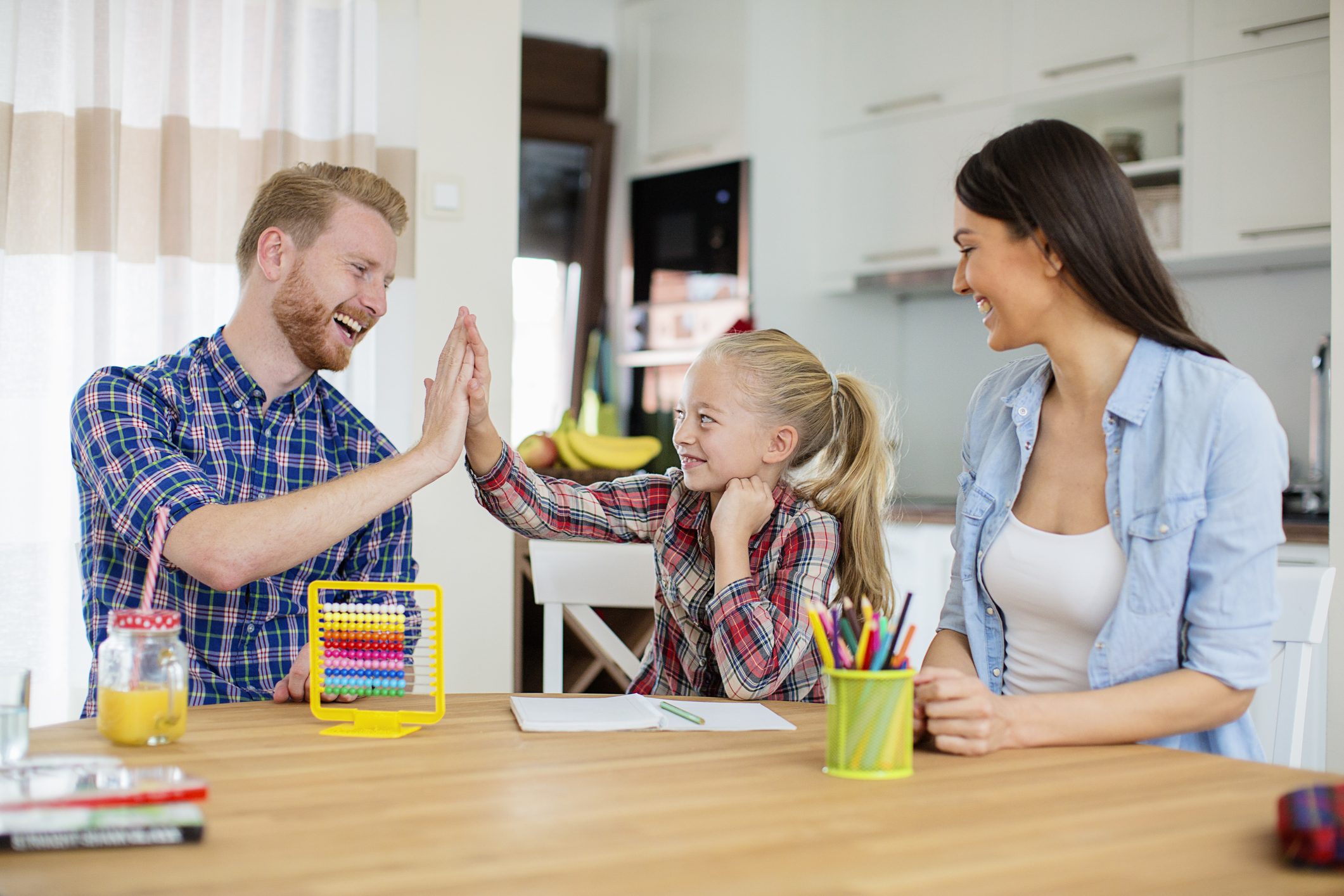 كيف تعلّم طفلك الذوق والكياسة؟