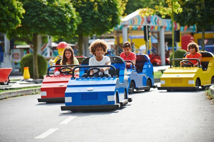 ابتهاجاً بالأمير الجديد.. LegoLand بريطانيا يمنح تذاكر مجانية لأي “لويس”