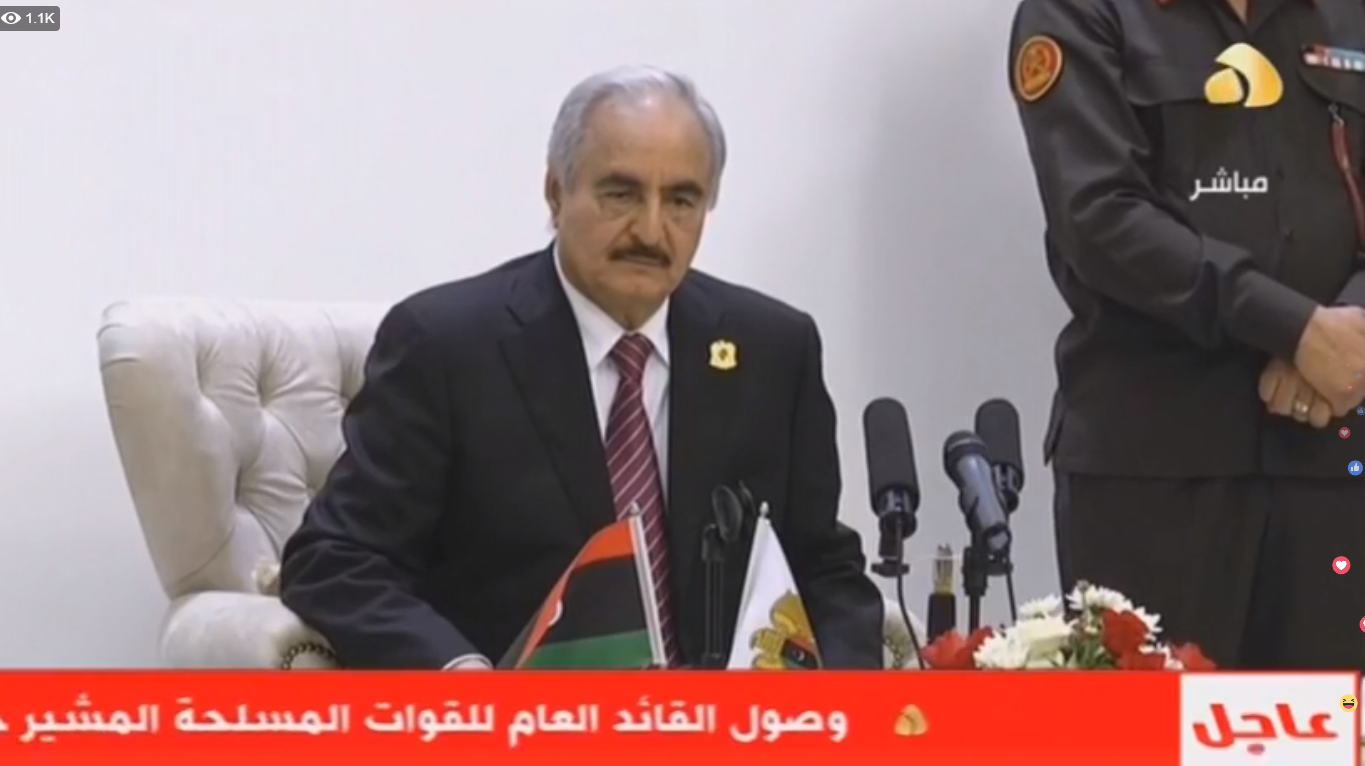 ليبيا.. شاهد خليفة حفتر في مؤتمر بعد وصوله إلى بنغازي