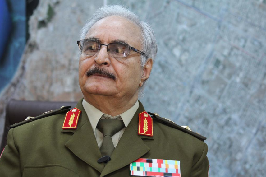“دقَّت ساعة الصفر”.. حفتر يعلن بدء هجوم عسكري موسع ضد آخر معاقل “الإسلاميين” بالشرق الليبي