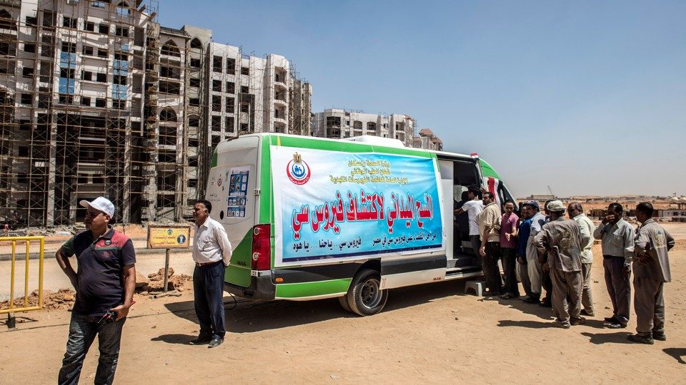 مصر تتصدر التجارب الناجحة بالعالم.. حملة علاج فيروس سي تُلهم 80 دولة بوضع خطط قومية مثيلة للقضاء على الوباء