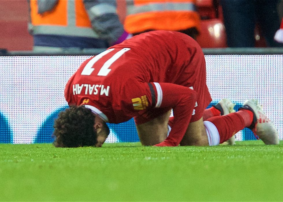 محمد صلاح يجيب على أسئلة  CNN حول سجوده عقب تسجيله الأهداف.. تحدث عن مثله الأعلى في الرياضة