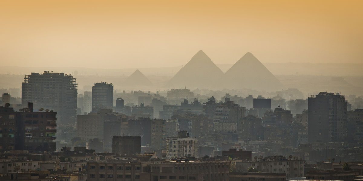 الملامح الإنسانية للقاهرة تتلاشى.. مصر تبني عاصمتها الجديدة لكنها قد لا تحل المشكلة