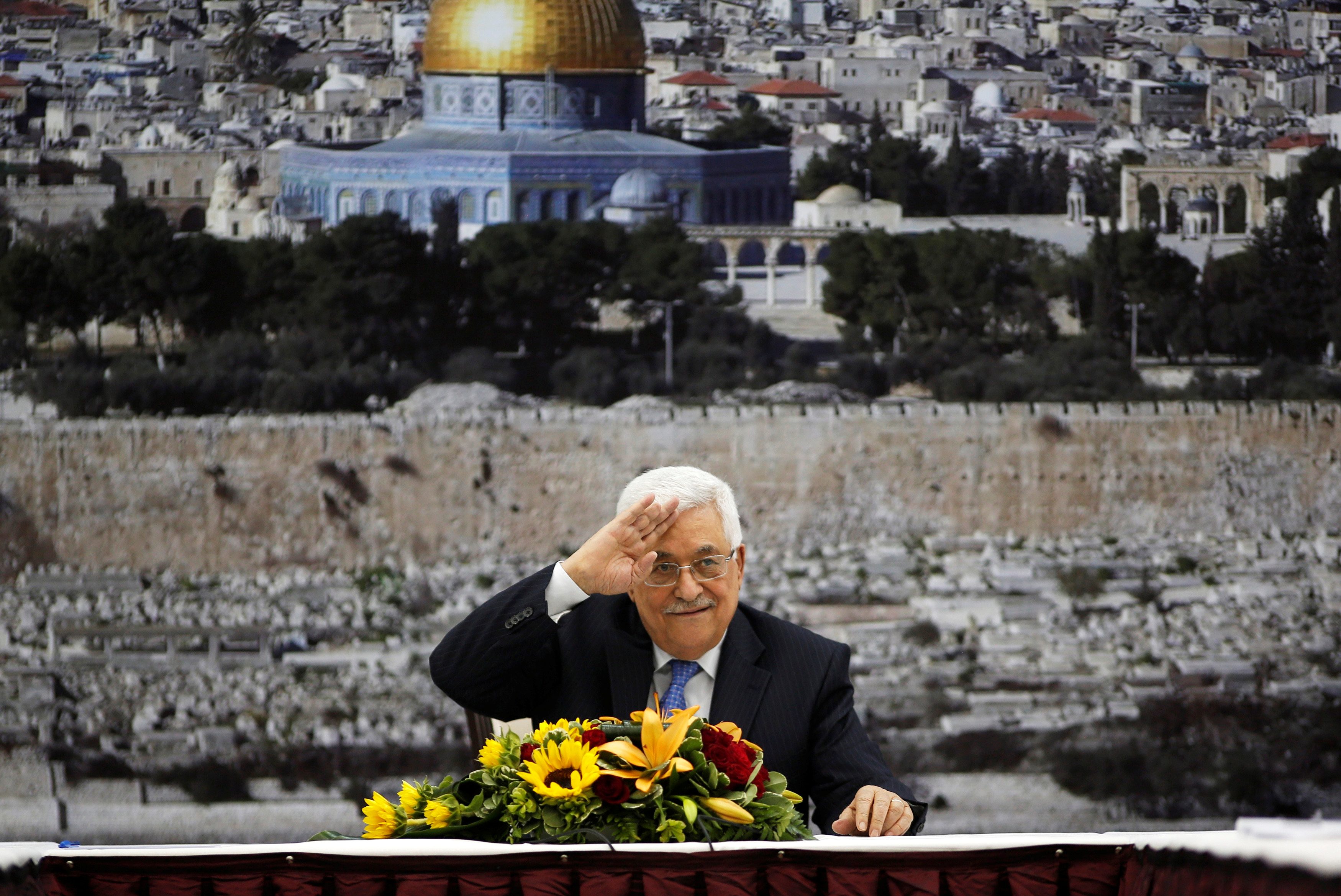 عباس مجدَّداً رئيساً لمنظمة التحرير الفلسطينية.. حماس ترفض مخرجات المجلس الوطني: مسرحية ولا تمثل شعبنا