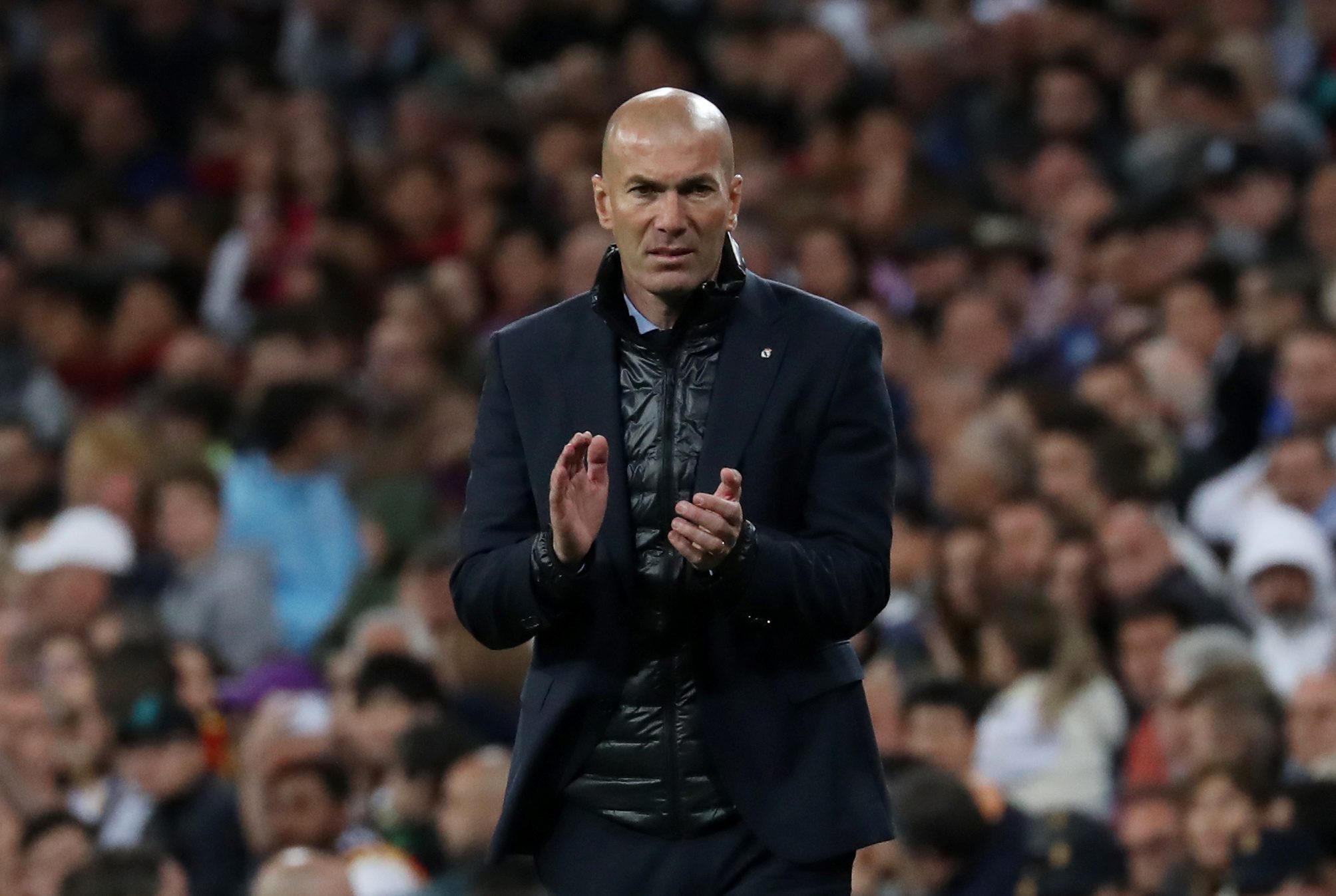 مصيره بيد ليفربول.. زيدان يريد البقاء في ريال مدريد، لكن لرئيس النادي رأي آخر