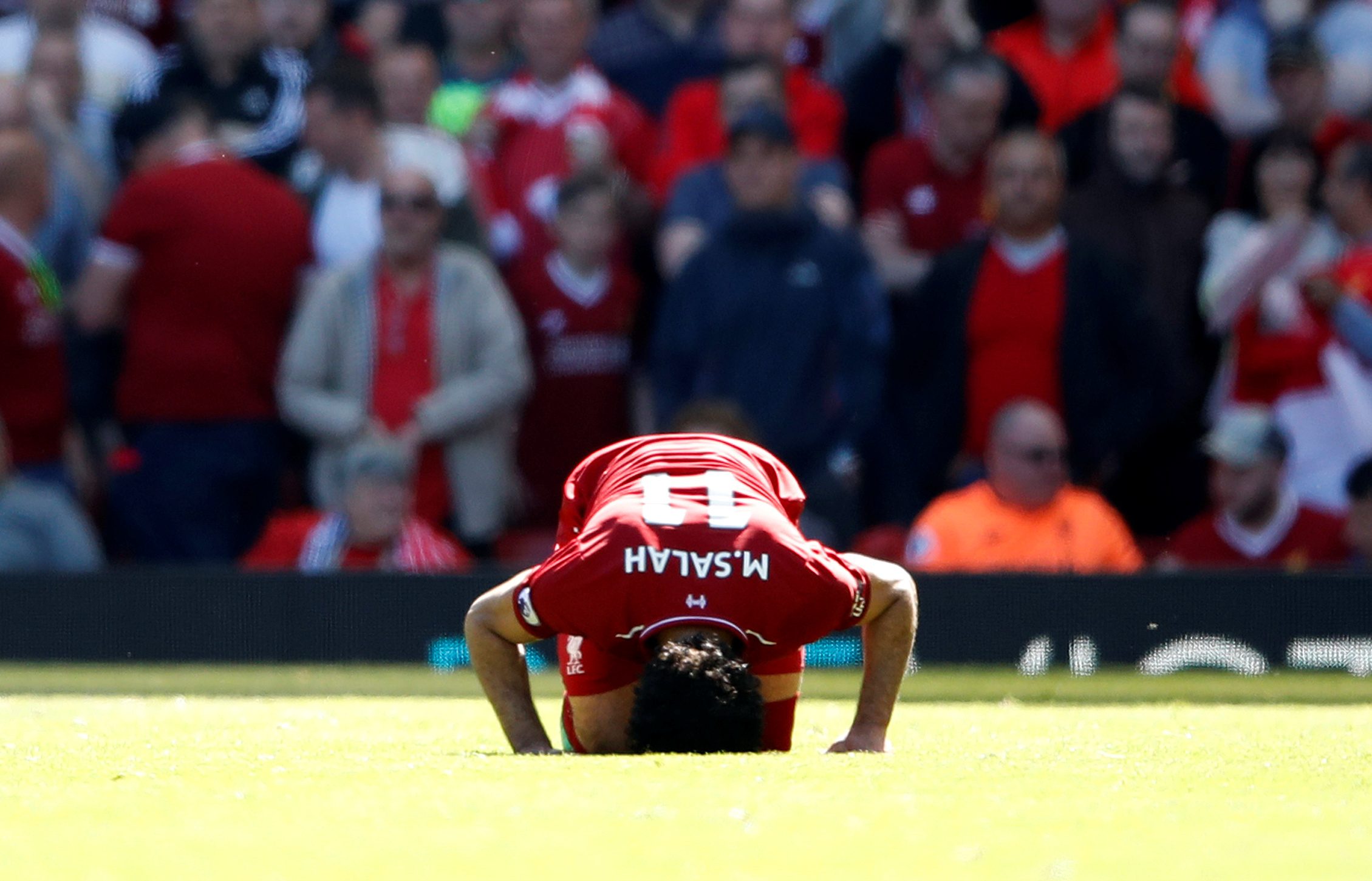 فضل محمد صلاح على المسلمين ببريطانيا لن ينسوه أبداً.. هكذا غيَّر نظرة الإنكليز وجعل ليفربول تحبهم