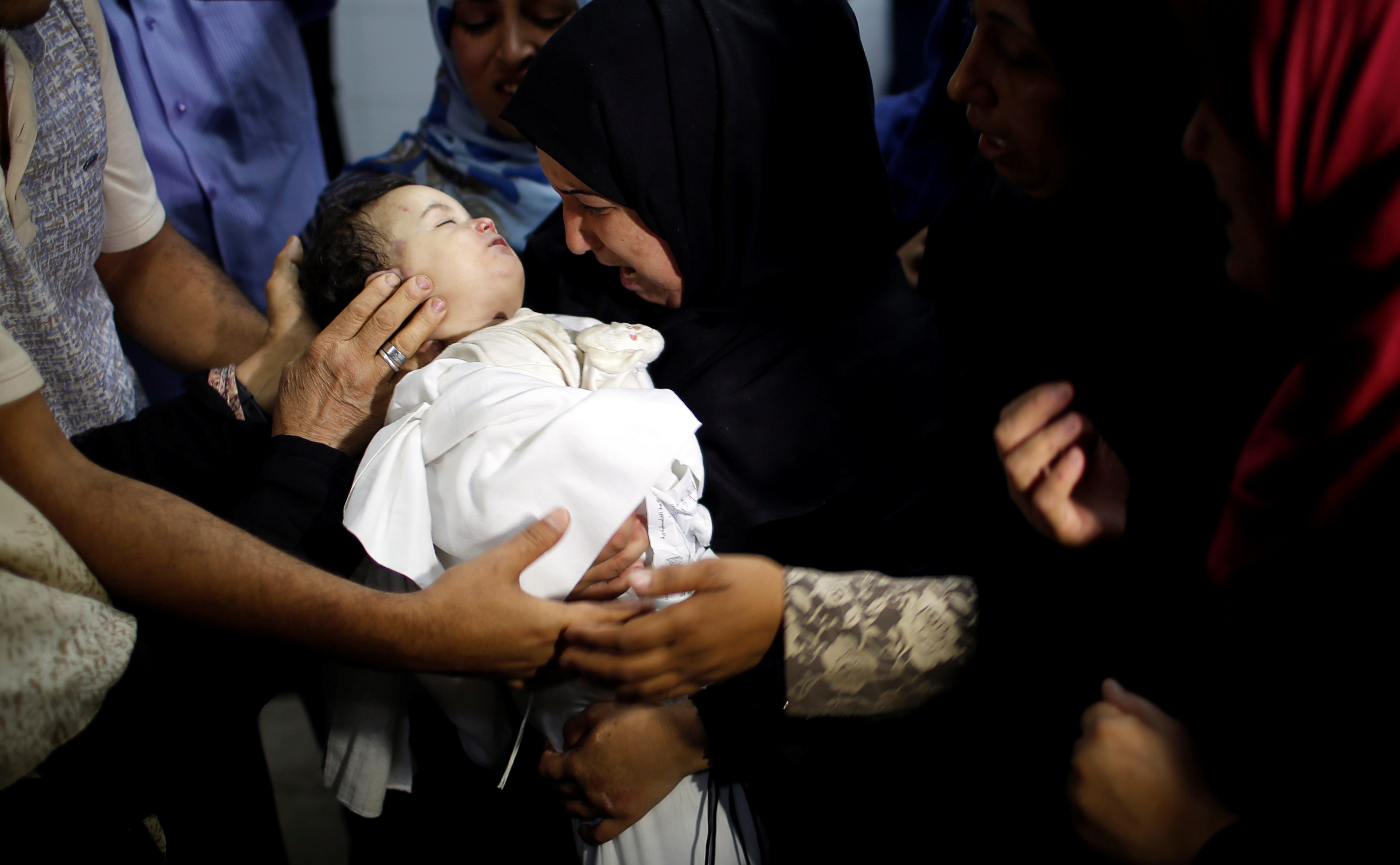 الضحية رقم 60.. وفاة رضيعة فلسطينية بعد تنشقها غازاً مسيلاً للدموع في غزة