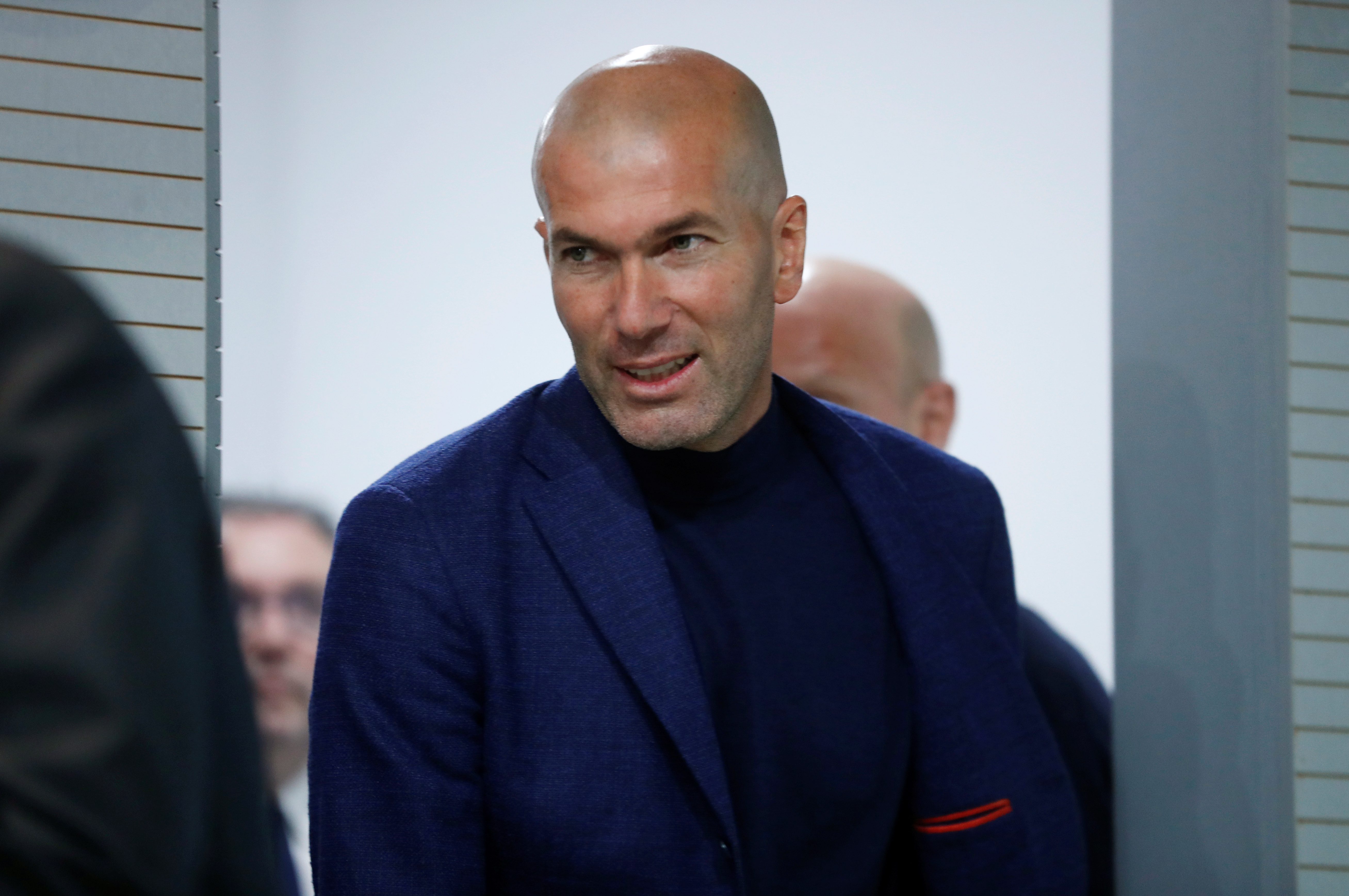 زيدان يرحل عن ريال مدريد.. استقالة مفاجئة للمدرب الفرنسي من الفريق الملكي