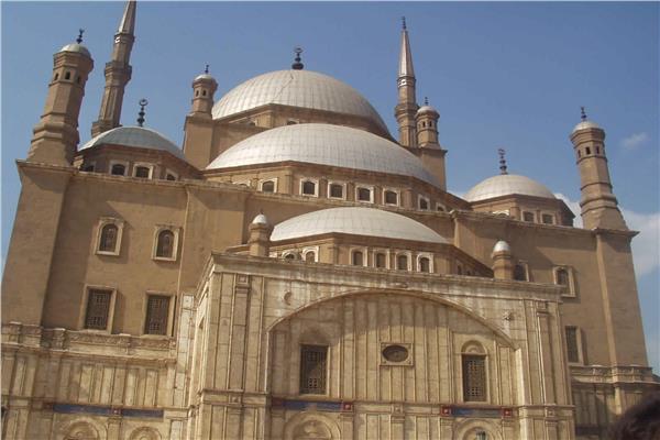 سور قلعة صلاح الدين يتعرض للسرقة.. أُنشئ لغرض حمايتها من أي اعتداء خارجي قبل 800 عام