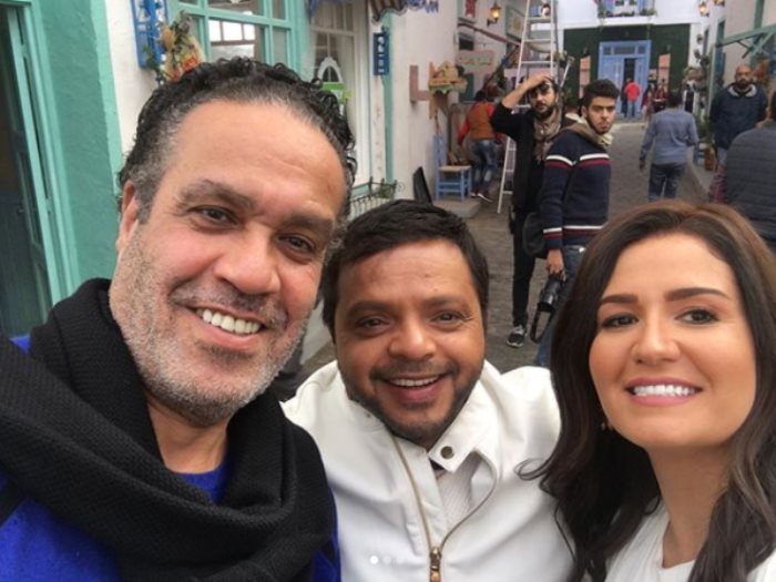 هنيدي طمأن جمهوره بأنه عاد للتصوير.. ولكن، هل كل ما حصل مع “أرض النفاق” أزمات فعلية أم دعاية مسبقة للمسلسل؟