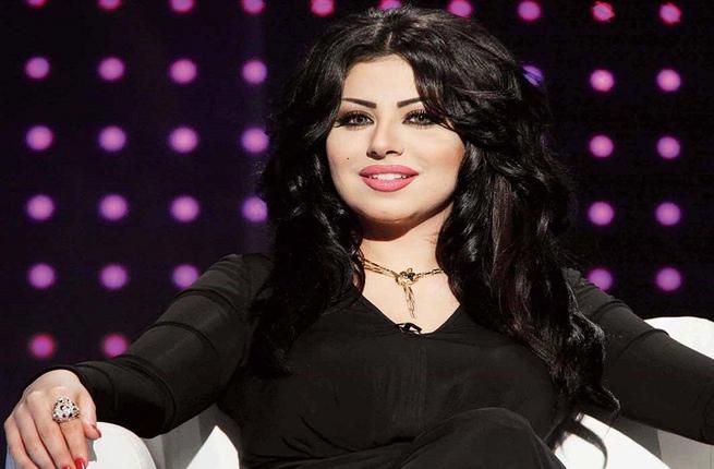 حليمة بولند تعلن اعتزالها رسمياً بعد يوم من عقد قرانها