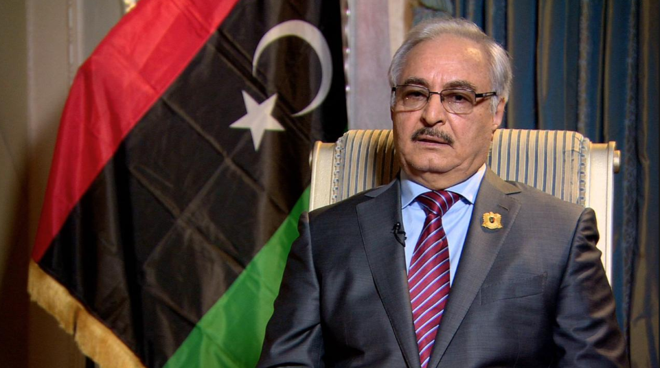 ليبي لم يحالفه الحظ للانتقام لوالدته.. تقدَّم بشكوى ضد حفتر بباريس في اليوم نفسه الذي غادر فيه فرنسا