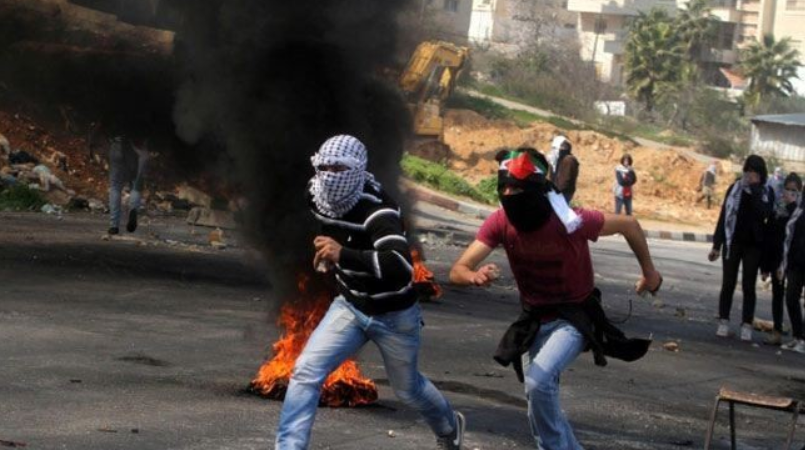اندلاع المواجهات بين الفلسطينيين والجيش الإسرائيلي في الضفة الغربية