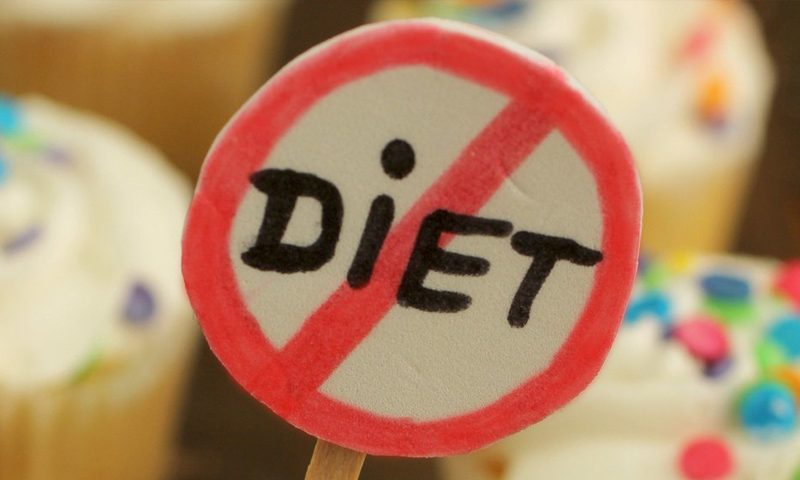 وداعاً للريجيم.. استمتع بالنظر لجسمك في المرآة واستعد ثقتك بنفسك