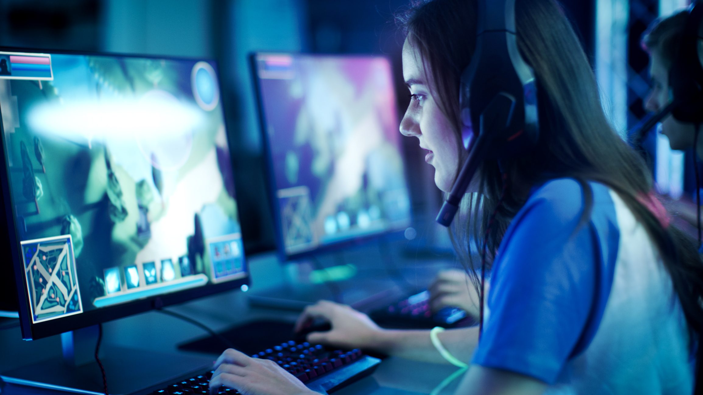 ألعاب الفيديو تصاب هنا بالجنون: الصالات العملاقة تستقبل لاعبي “فورتنايت” وتنقل مبارياتهم في بث مباشر للملايين 