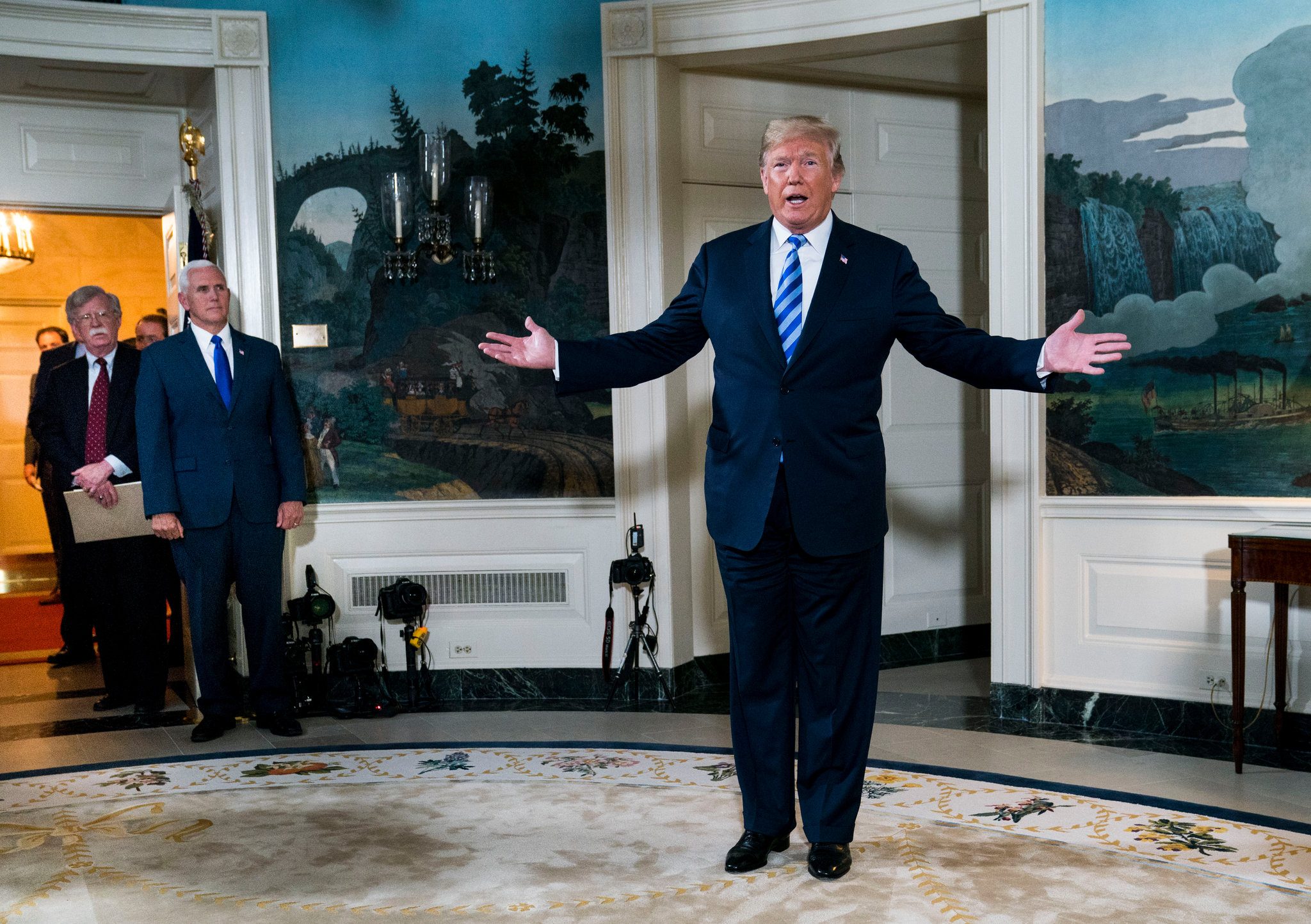 لماذا غضِب الأوروبيون من إلغاء ترمب الاتفاق النووي بهذا الشكل؟ وهل يستطيعون التمرد وحماية مصالح شركاتهم بإيران؟