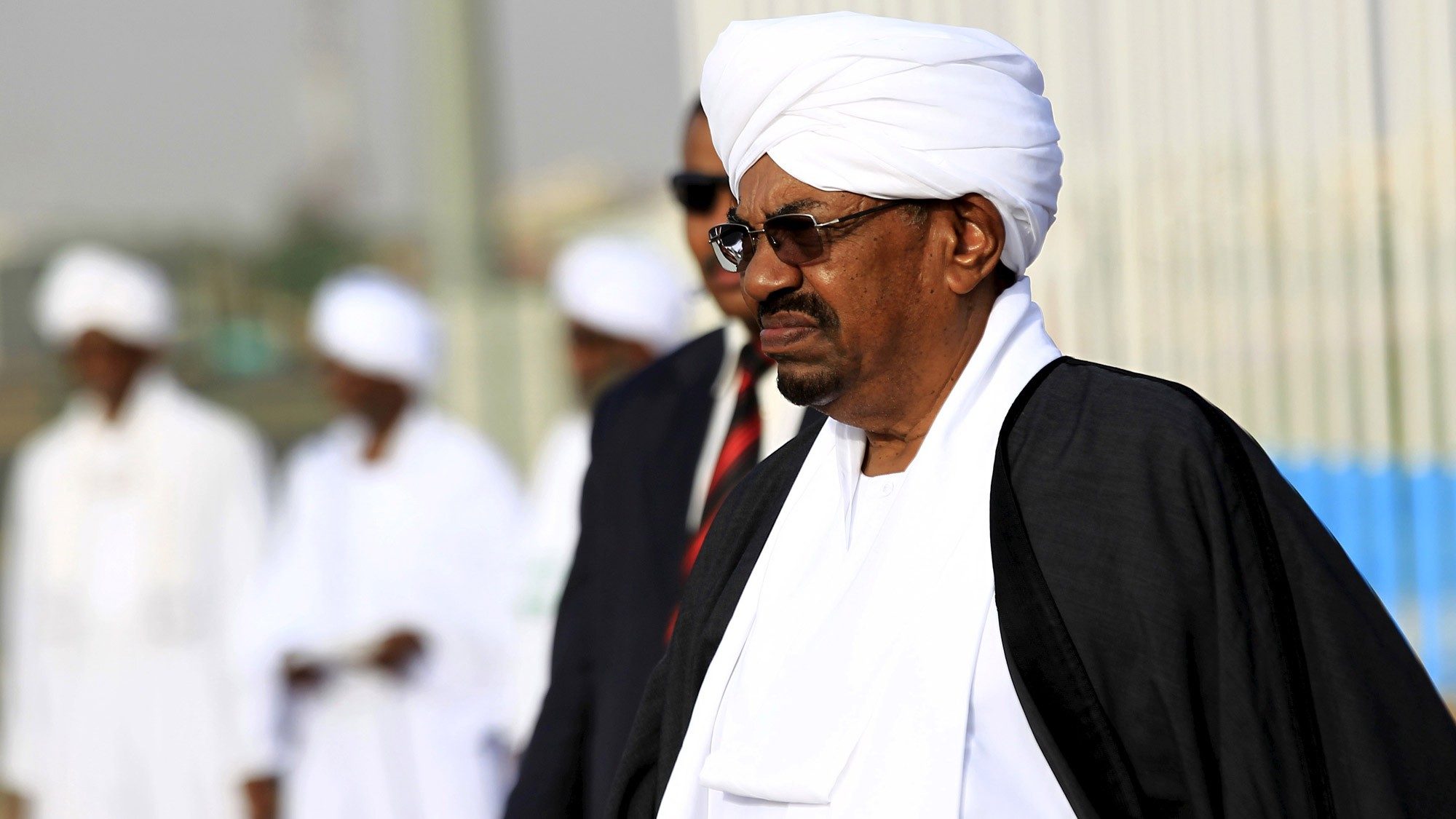 أول تعليق من عمر البشير على الاحتجاجات الشعبية، فما الذي وعد به السودانيين؟
