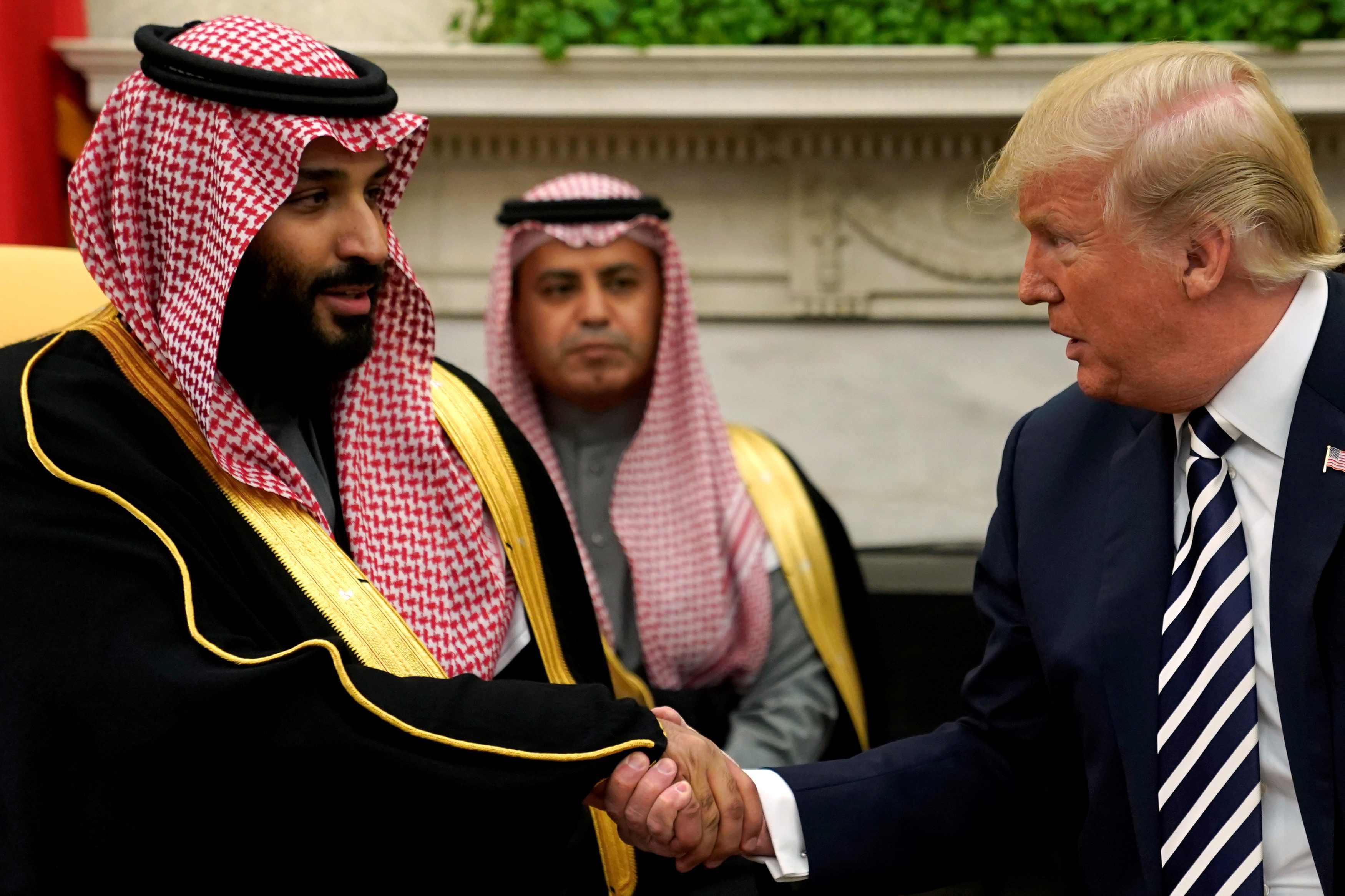 ترامب وكوشنر وولي العهد السعودي محمد بن سلمان (أرشيفية) / رويترز
