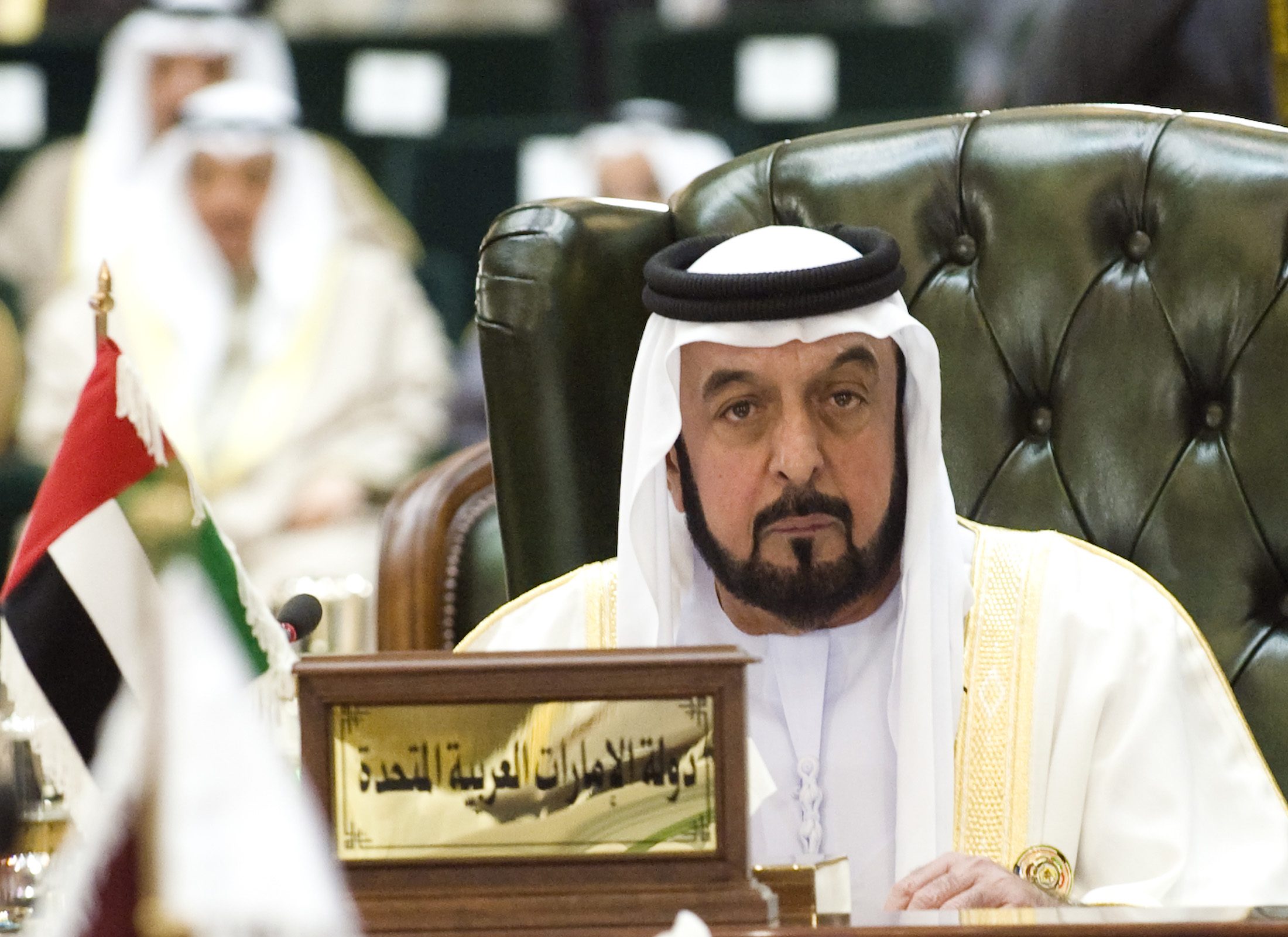 أول ظهور علني لرئيس الإمارات منذ 5 أشهر.. صور جديدة للشيخ خليفة بن زايد لكن خارج بلاده