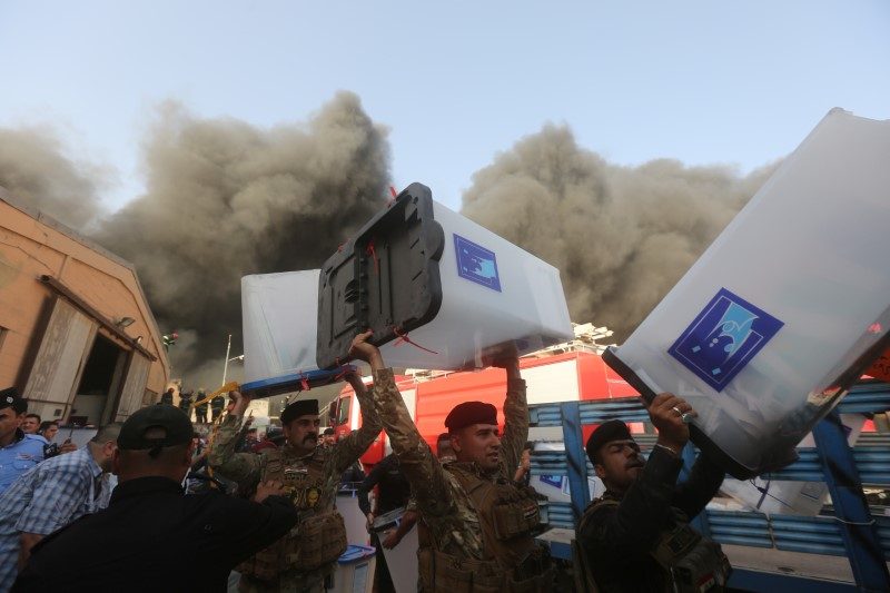 العبادي سيفاجئ الرأي العام في اجتماع الأحزاب المرتقب .. لجنة التحقيقات كشفت المسؤول عن حريق المفوضية للانتخابات