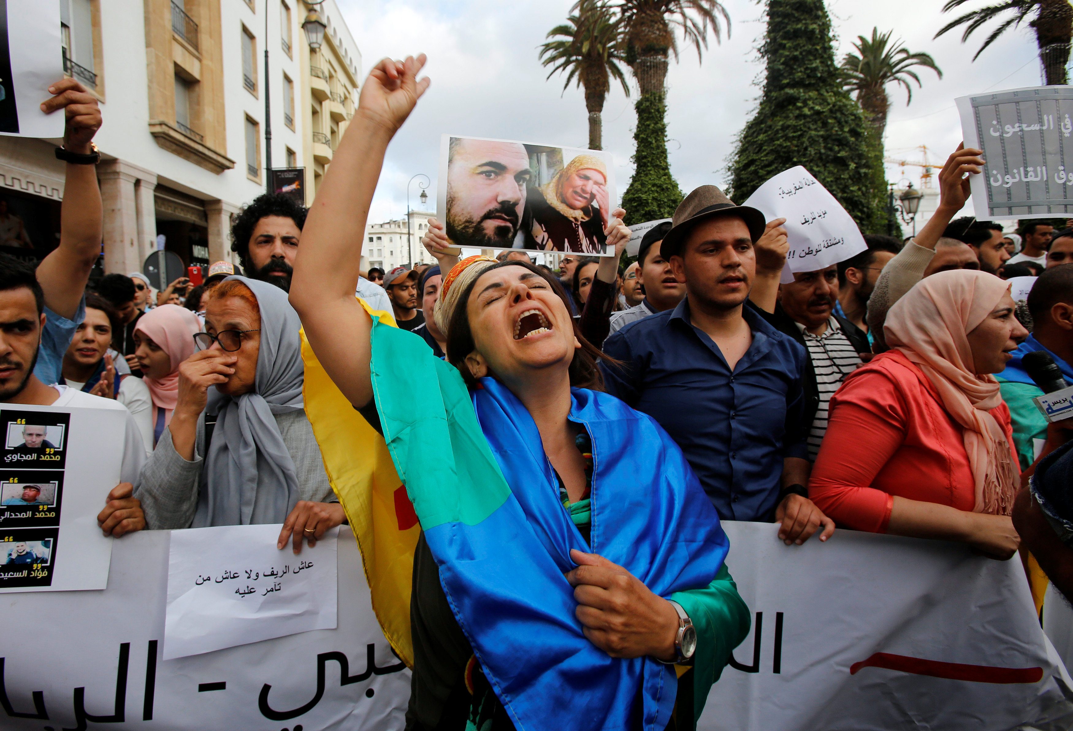 مواجهات وتوقيفات إثر الأحكام “الثقيلة” بحق قادة “حراك الريف”.. والحكومة المغربية تؤكد استقلال القضاء وعدالة المحاكمة