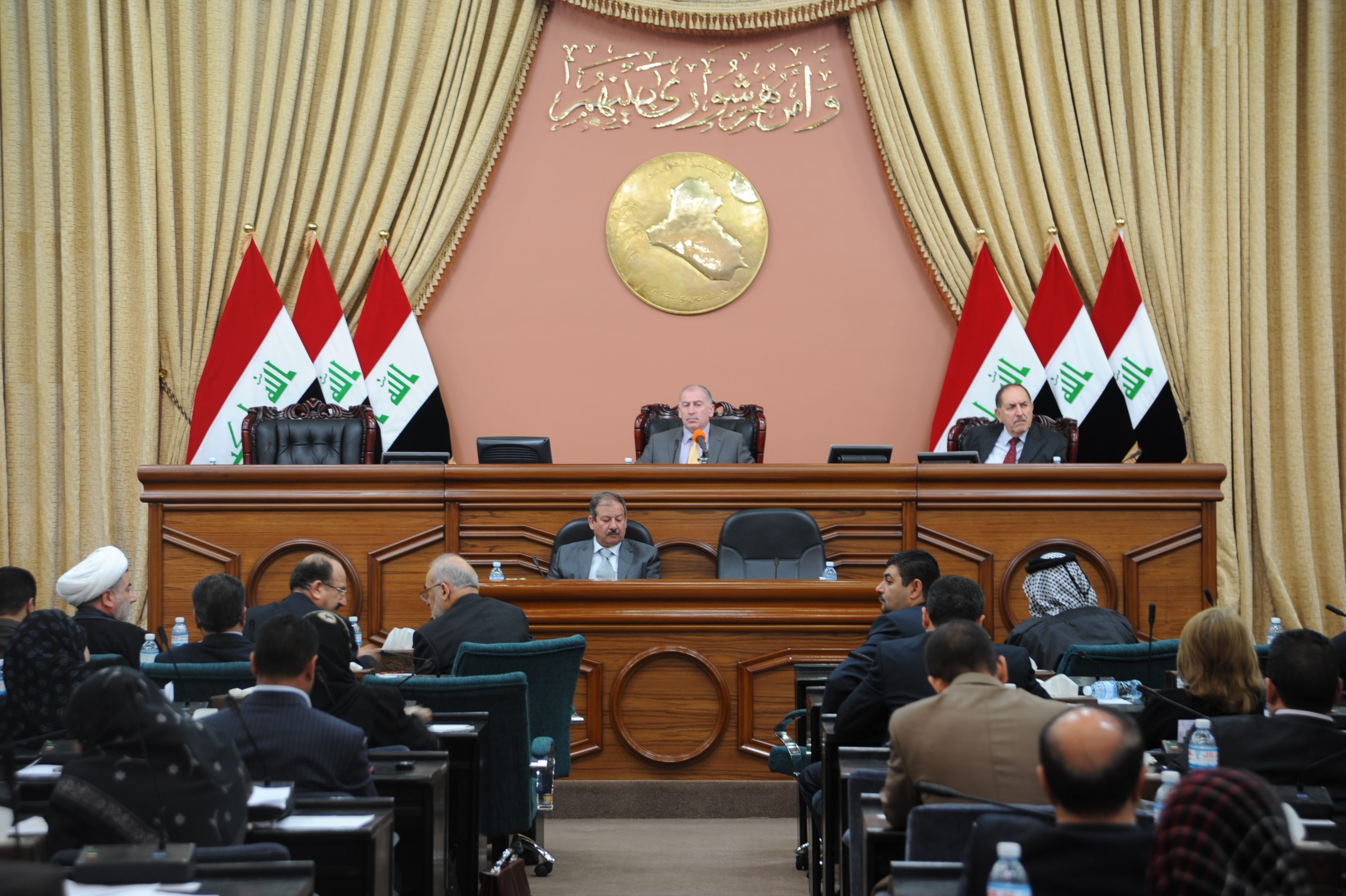 خسروا الانتخابات فأصروا على التشكيك فيها.. نواب عراقيون يسعون لإلغاء النتائج وسط اتهامات بوقوف قوى إقليمية