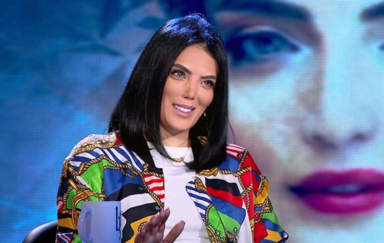 شاهد حورية فرغلي في أول ظهور بعد عملية أنفها الأخيرة.. شكلها تحسَّن كثيراً عن السابق