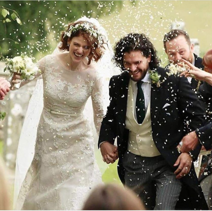 بطل Game of Thrones جون سنو يتزوَّج حبيبته “إيغريت” رسمياً.. شاهد صور الزفاف
