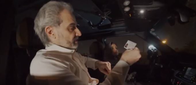 فيديو للوليد بن طلال مع ابنته أثناء جولة بالسيارة.. صور لسعوديات في أول يوم لقيادة السيارة