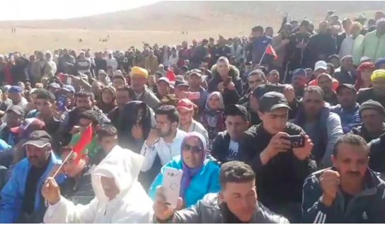 أقنعهم بأن شيخاً زاره في المنام وأطلعه على مكان كنز مدفون.. آلاف المغاربة تبعوه وصدقَّوه قبل أن يُصدَموا