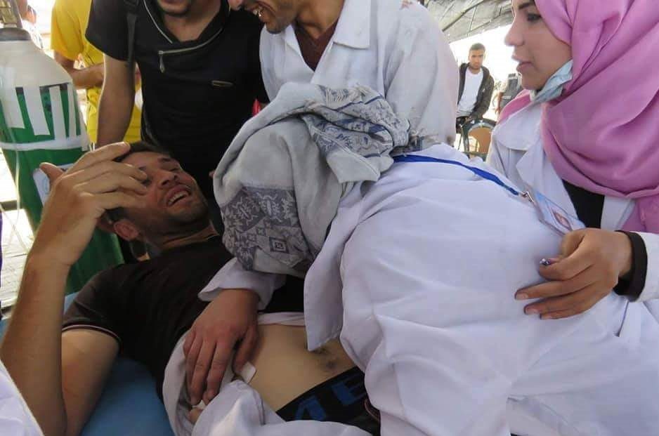 مآسي المسعفين في غزة لا تنتهي، بعد رزان، صابرين تنهار عندما اكتشفت أن من تعالجه  زوجها
