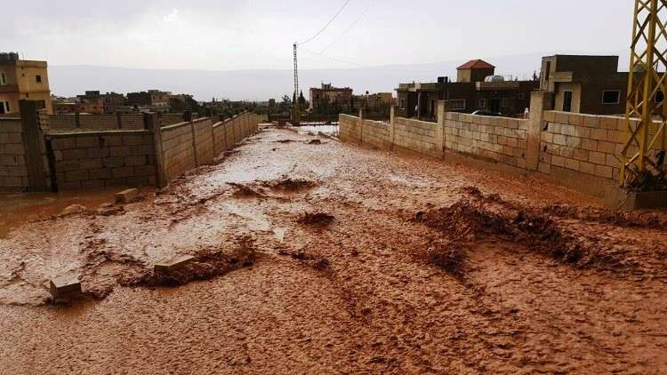السيول الأقوى منذ 100 عام مرَّت على لبنان – مشاهد مخيفة وخسائر مادية ضخمة ووفاة سيّدة خنقاً في منزلها! (فيديو)