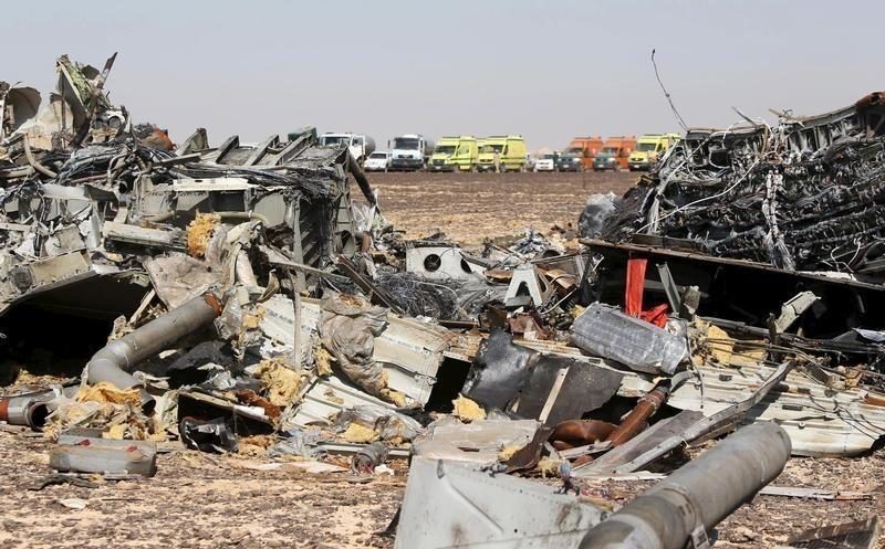 مصر ترفض تعويض عائلات ضحايا الطائرة الروسية.. والقضاء لعائلاتهم: الركاب مسؤولون عن تفجير الطائرة