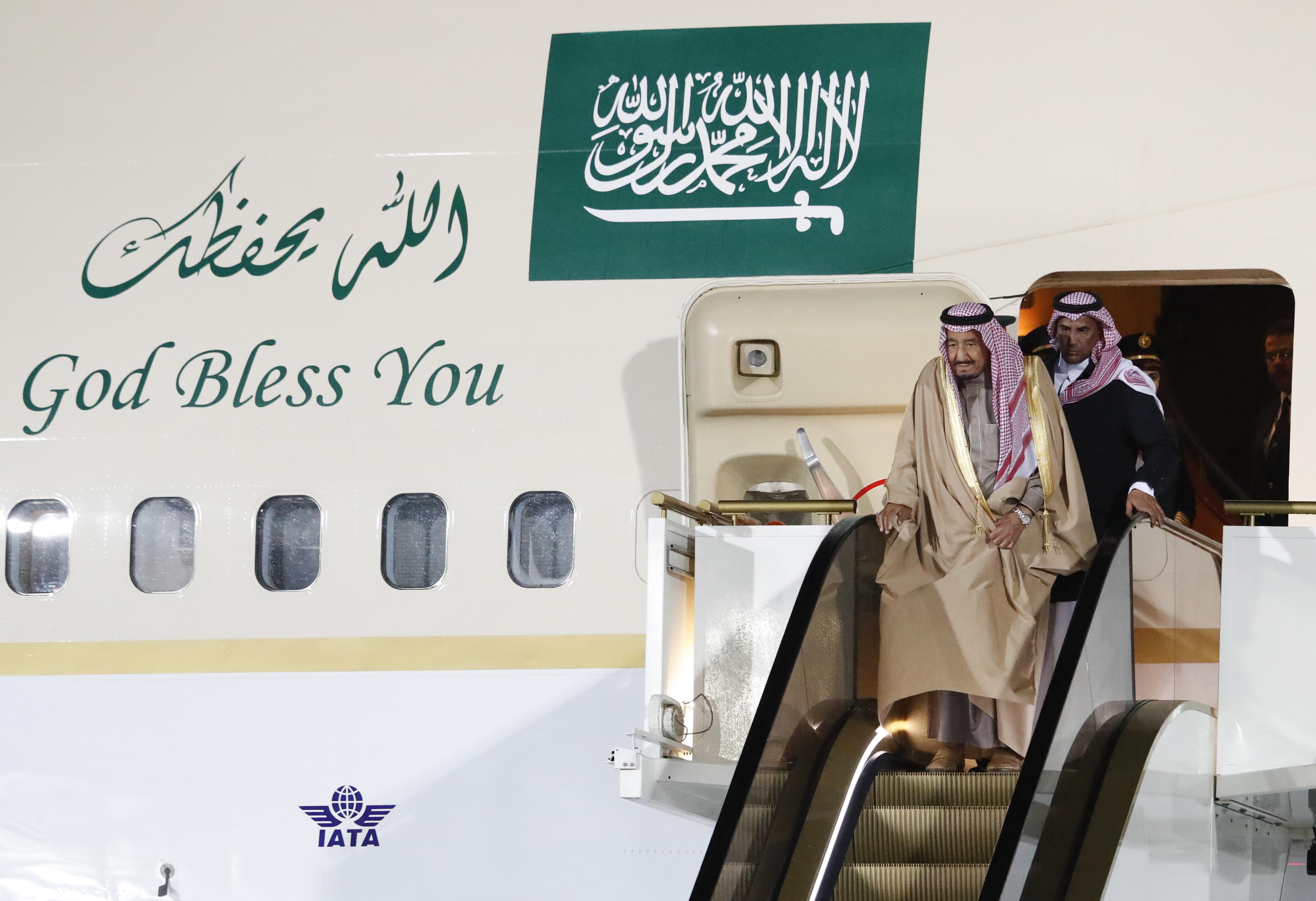 الملك سلمان لن يقضي إجازته هذه المرة بالمغرب ولا الريفيرا الفرنسية ولا حتى إسبانيا.. اختار منطقة قيد الإنشاء ويحظر دخولها
