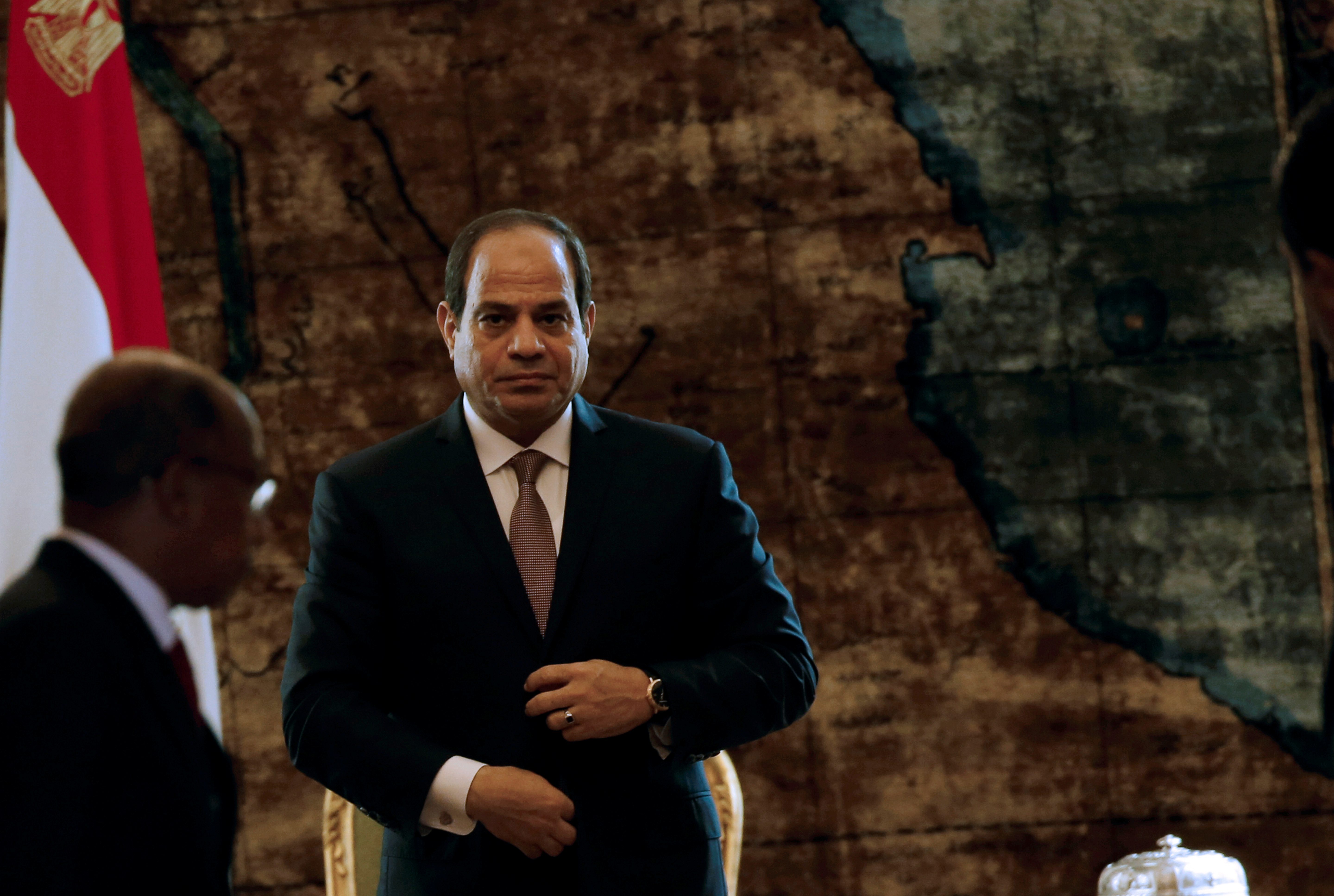 المخفي من زيارة السيسي للسودان.. لماذا خلت كلمات البشير ونظيره المصري من أي إشارة لحلايب وسد النهضة؟