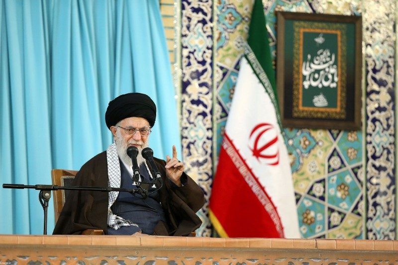 خامنئي يترأس اجتماع الحكومة الإيرانية ويُخيِّر الاتحاد الأوروبي: إما ضمانات فعلية أو الانسحاب من الاتفاق النووي