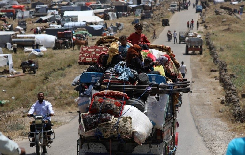 المعارضة تسلم سلاحها، وقوات الأسد تسلم مناطق للروس.. تفاصيل اتفاق إنهاء القتال جنوب سوريا