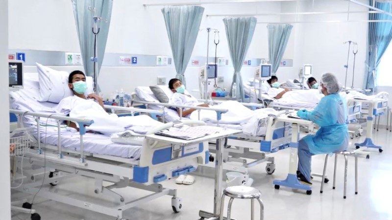 العالم عرفهم بـ”فتية الكهف” التايلانديين، لكن المفاجأة أن مدربهم و3 منهم لا يحملون أية جنسية، وهذا ما تنوي الحكومة فعله