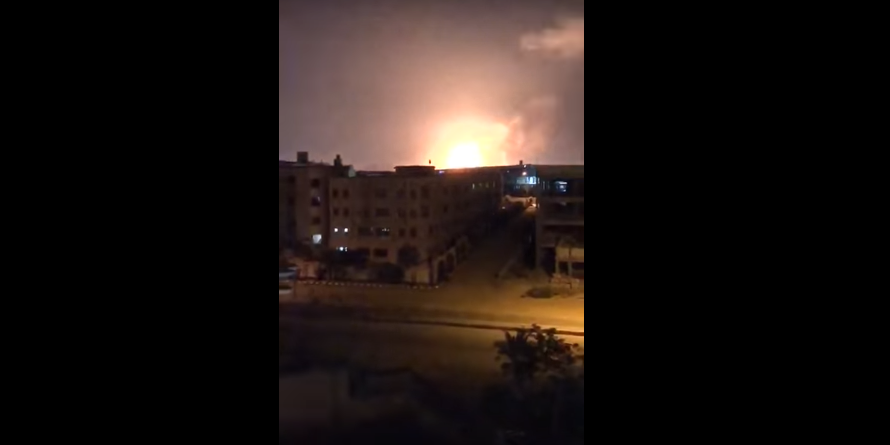 12 جريحاً في انفجار قرب مطار القاهرة.. فيديو يظهر حجم الحريق الضخم الذي اندلع في منشأة للجيش