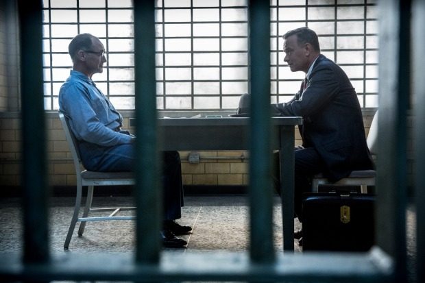 فليم Bridge of Spies: قصة المحامي الأميركي الذي دافع عن الجاسوس الروسي في الحرب الباردة – لكن مهلاً، هل كلّ الأحداث حقيقية؟!