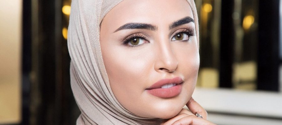 MAX Factor Arabia توقف التعامل معها بعد تصريحاتها حول العاملات الفلبينيات – وسندس القطان تردّ: “لا تحدّثوني كمسلمة ومحجبة وكويتية”! (فيديو)