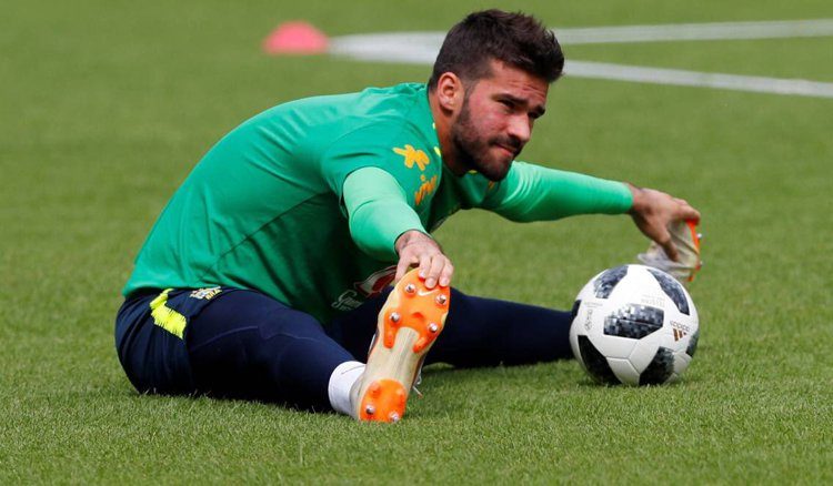 عرفنا أن نيمار هو اللاعب الأغلى.. والآن تم إعلان اسم أغلى حارس مرمى في التاريخ