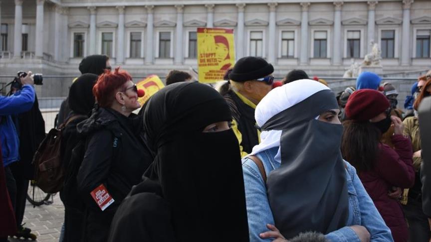 جريمة أم حق؟ مسلمات في الدنمارك يقررن تحدي حظر النقاب