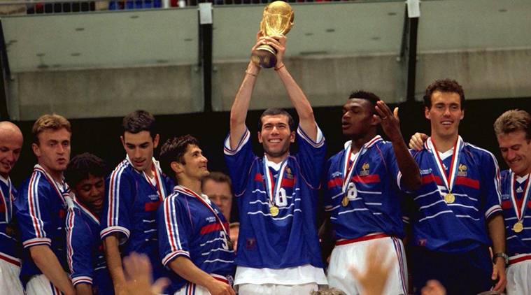 بيتي يحكي عن ذكريات الفوز بمونديال “فرنسا 1998”.. ويتوقع نتيجة النهائي!