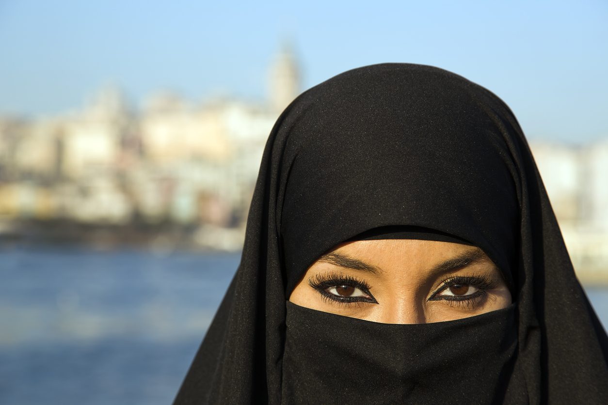 النقاب.. الذي يُحبِّه الألمان!