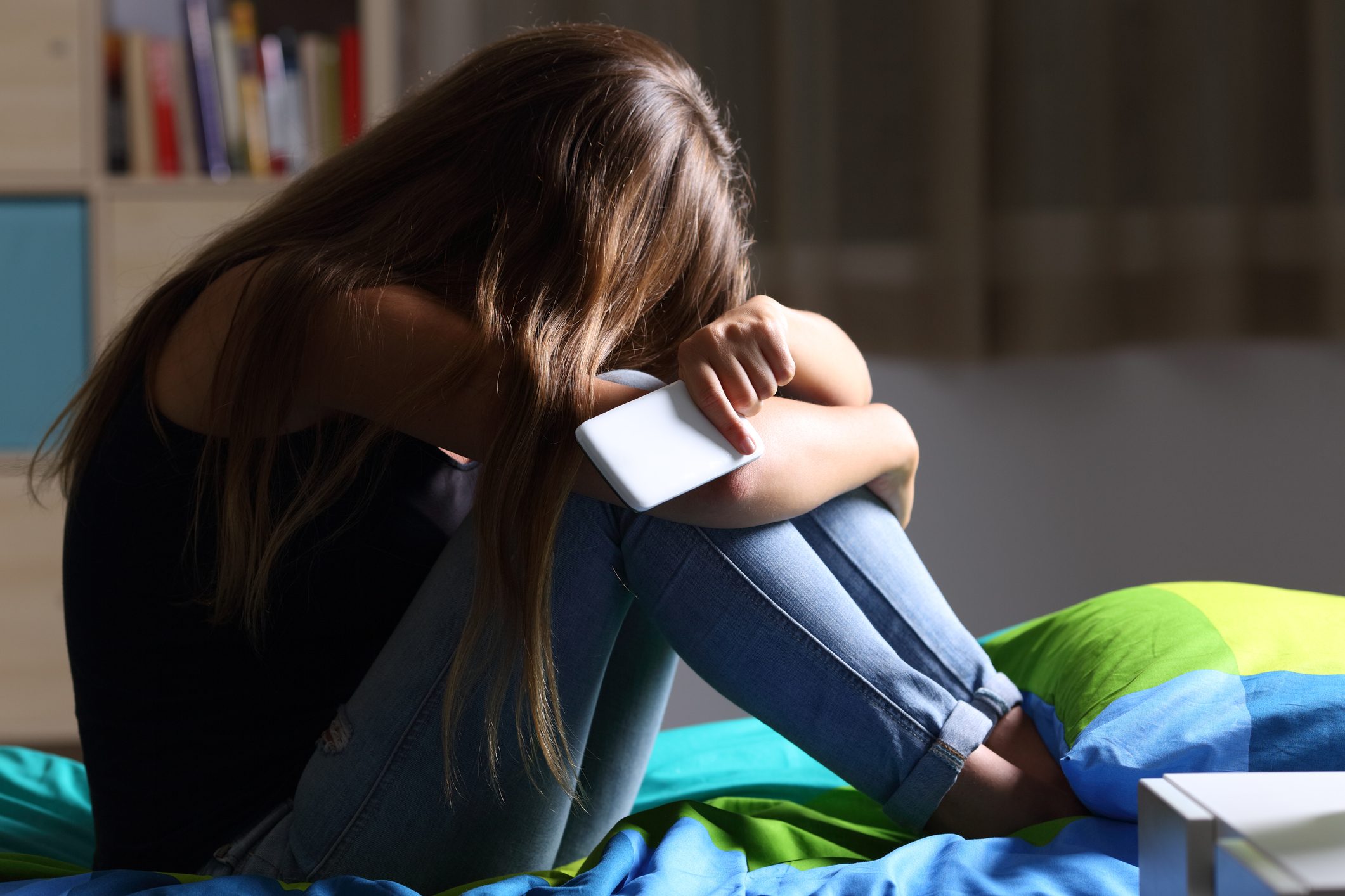 استسلِم للانهيار وتقبَّل ألمك حتى تتجاوزه.. 15 نصيحة تقولها متخصصة نفسية تُخلصك من حزنك على فقد مَن تحب